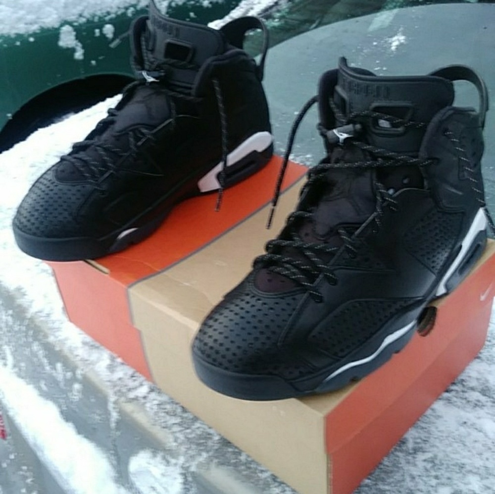 Black Cat 6s Size 8